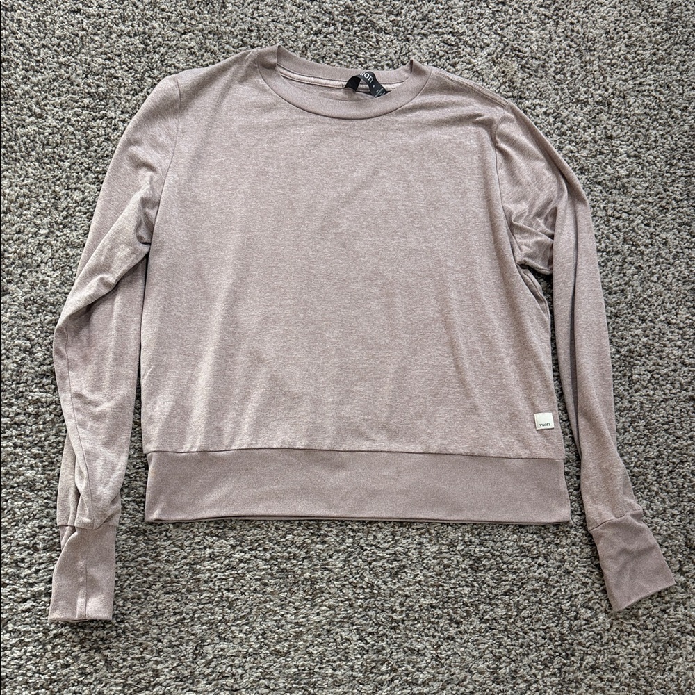 Vuori brand Women’s Daydream Crew.  Medium